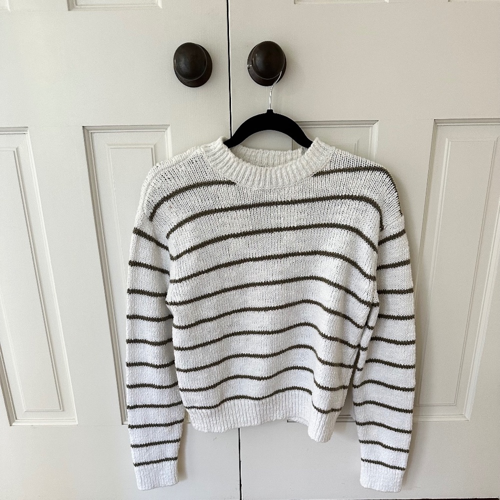 Vince Lightweight Sweater - Olive Green and White Striped